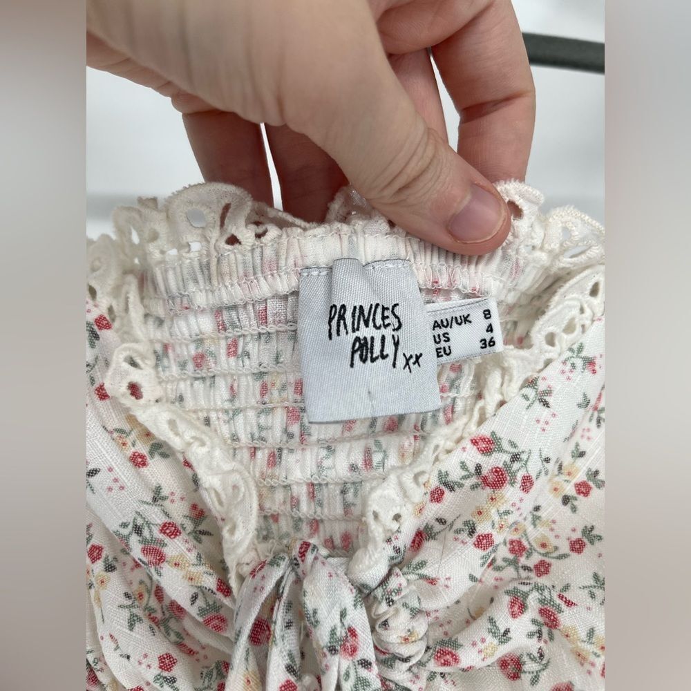 Princess Polly Floral Smocked Linen Blend Keyhole Top Size 4 - Picture 2 of 6
